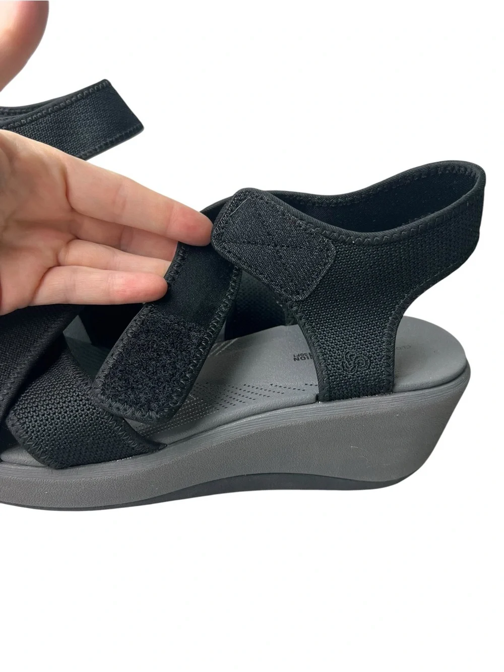 Clarks NWOB CloudStepper Cali Skye Black Size 11 Strappy Wedge Sandals
